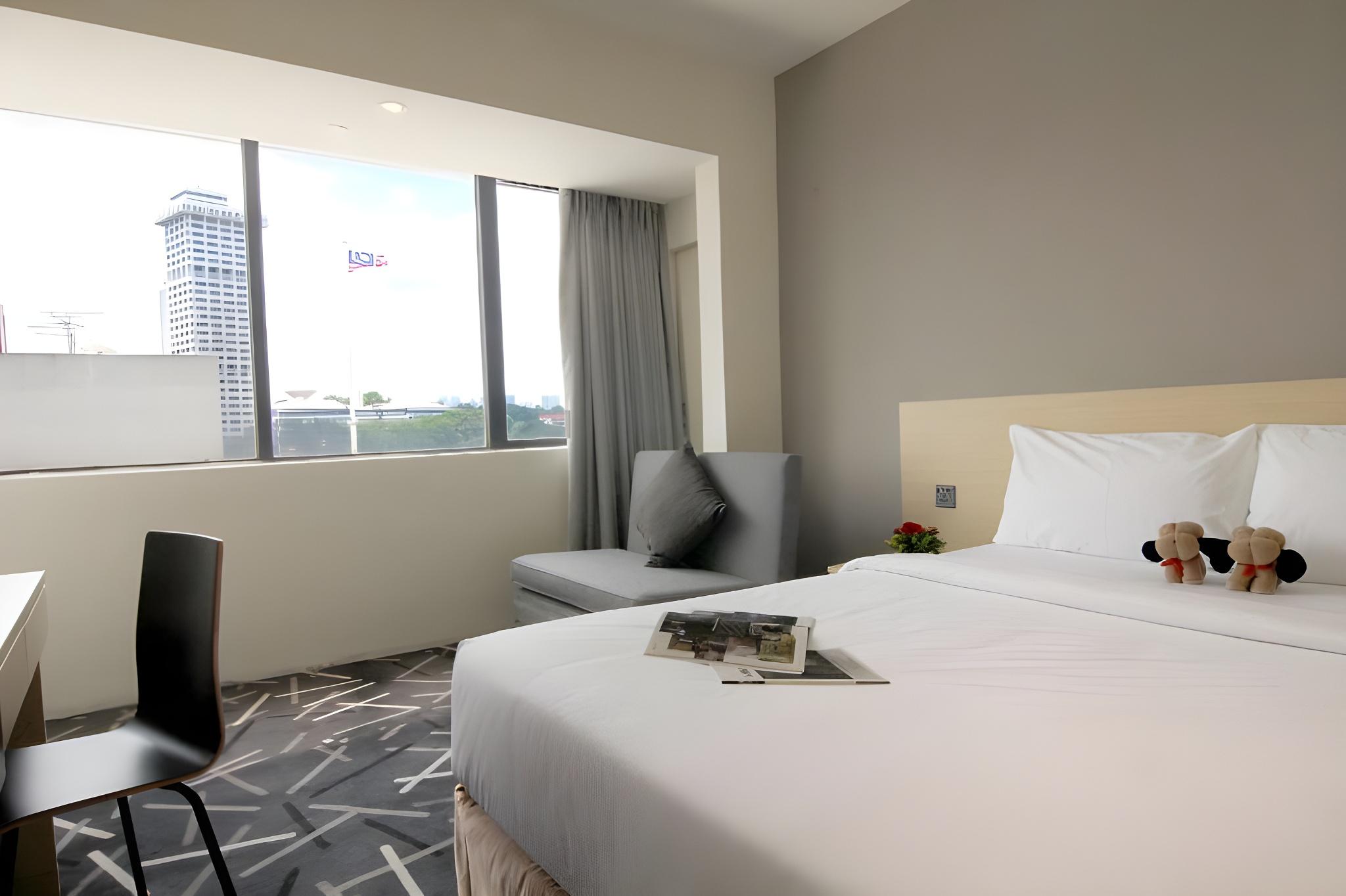 Pacific, House, Queen Bed