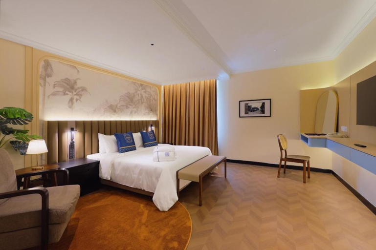 Renovated, Grand, King Bed