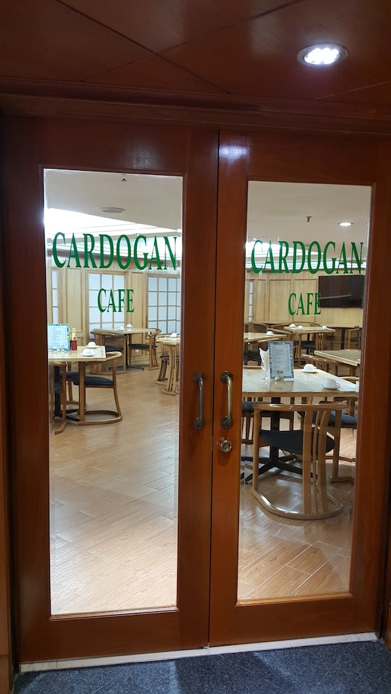 Cardogan Hotel 35/46