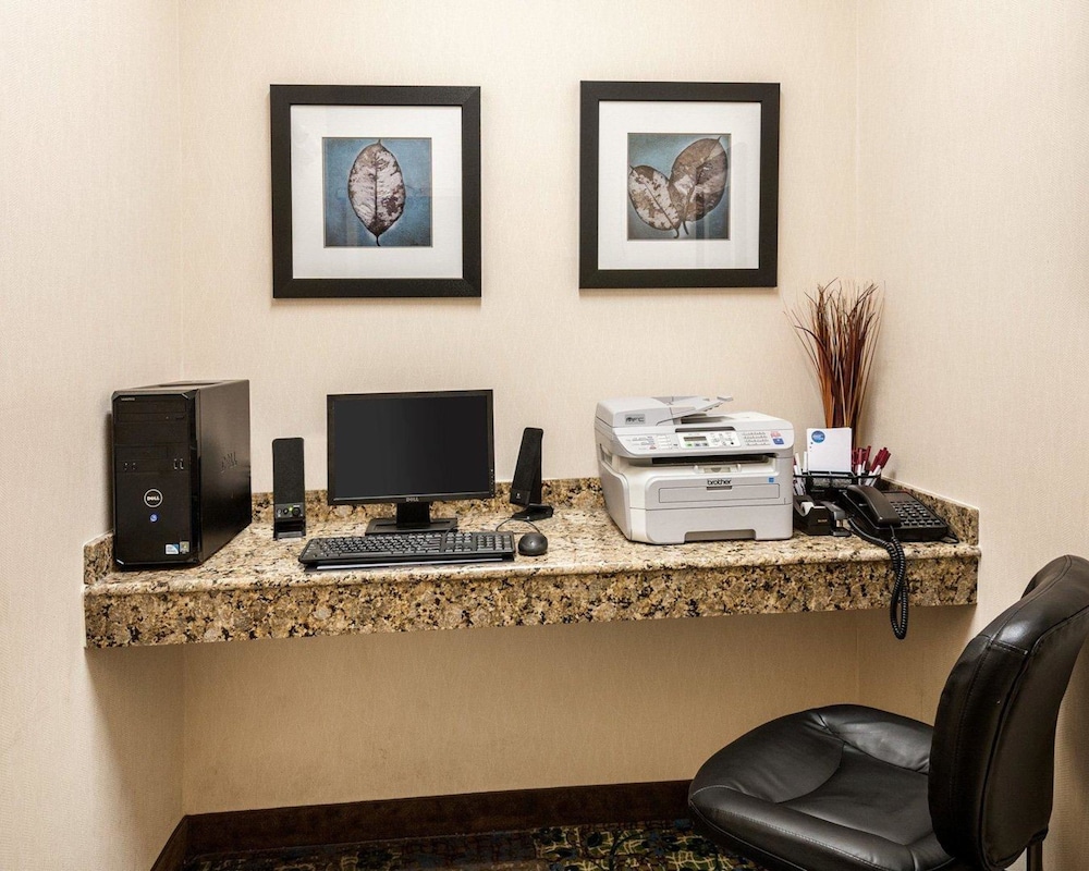 Comfort Suites Oil Center 44/60