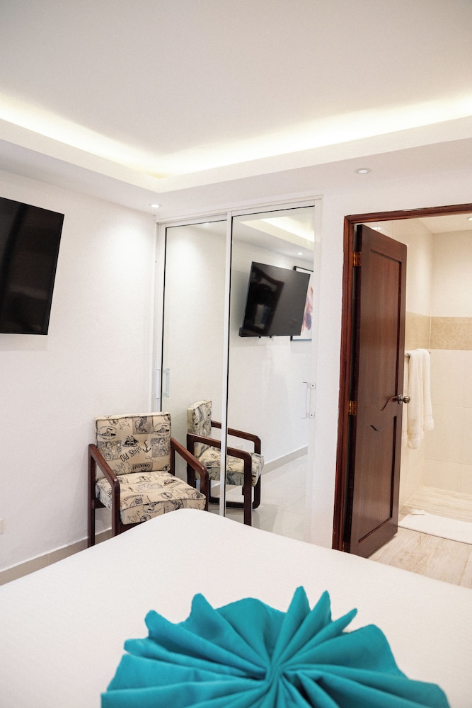 Cataleya Hotel 32/50