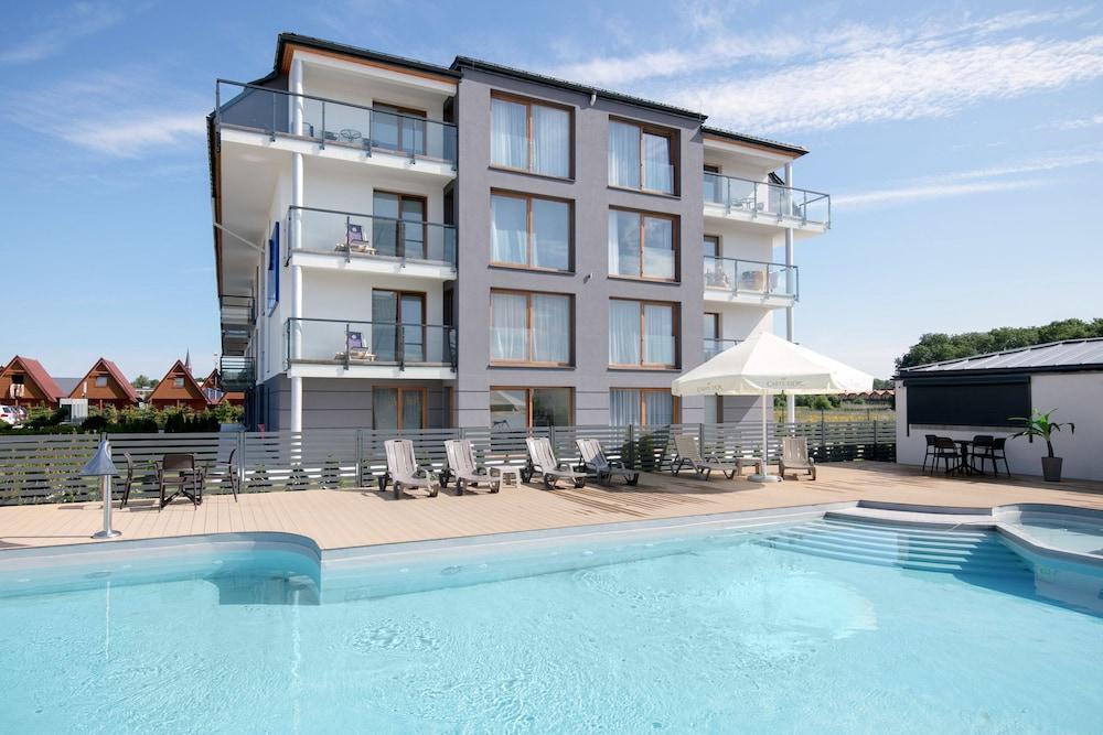 Blu Apartments 4/24