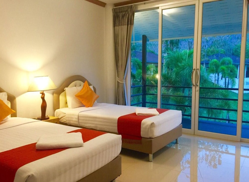 PECHMANEEKAN BEACH RESORT 28/71