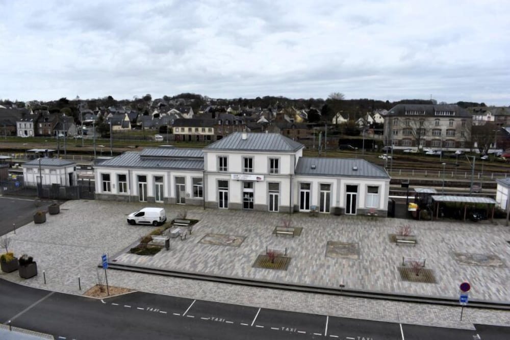 KYRIAD LAMBALLE 3/40
