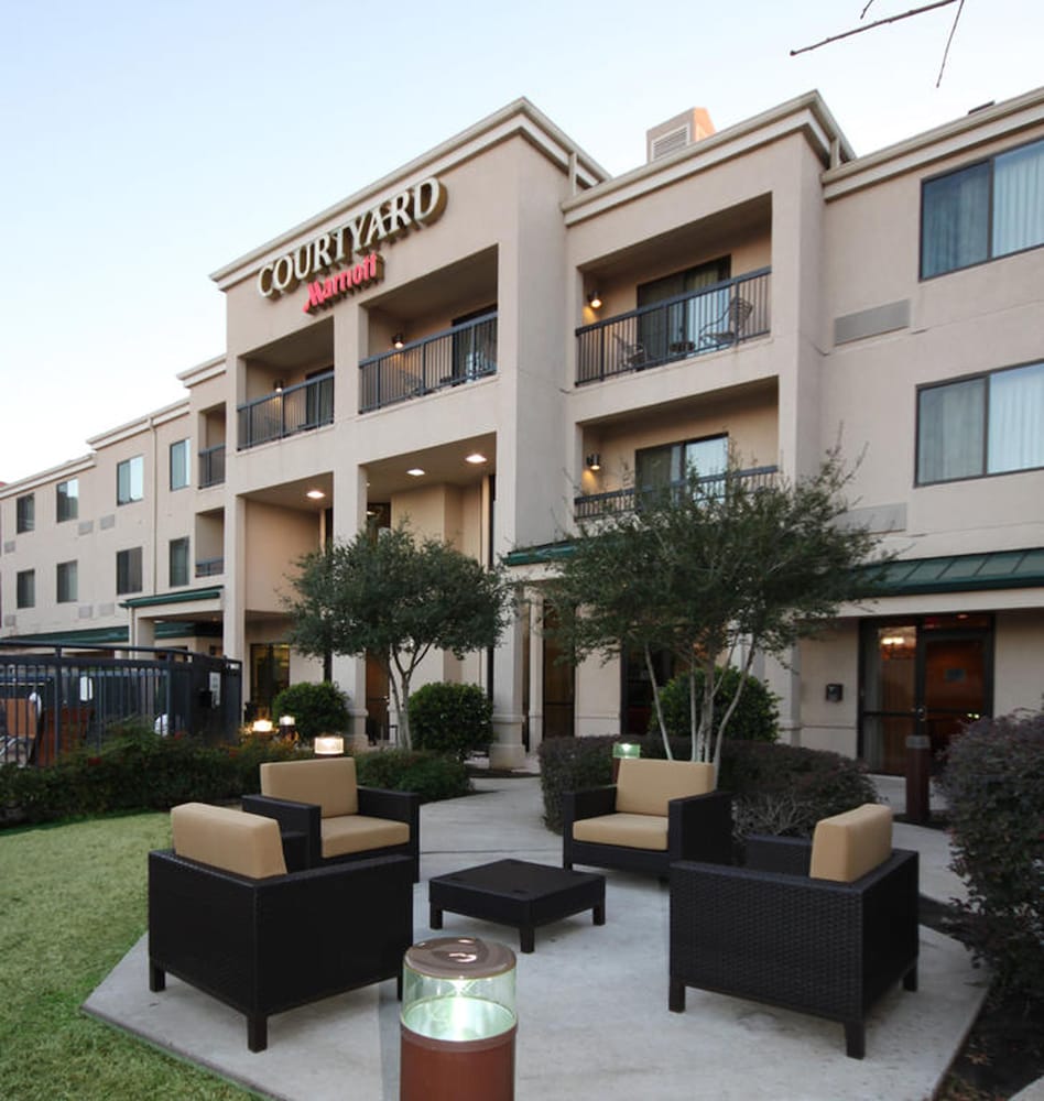 Courtyard Dallas Lewisville 4/45