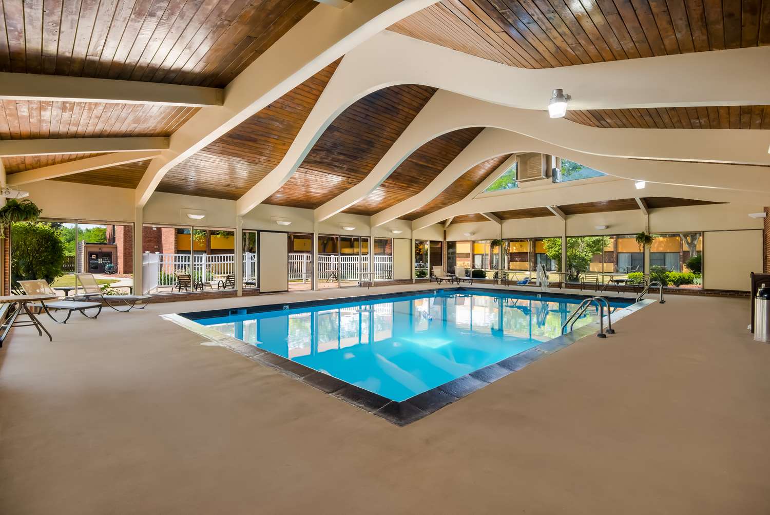 Best Western Prairie Inn & Conference Center 1/13