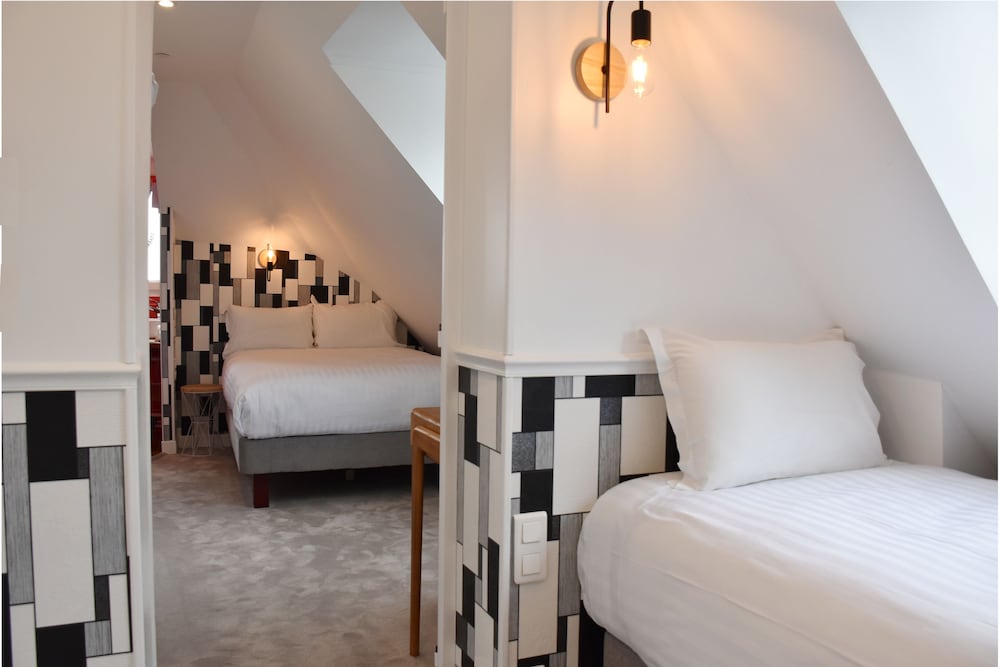 ROOM, TRIPLE