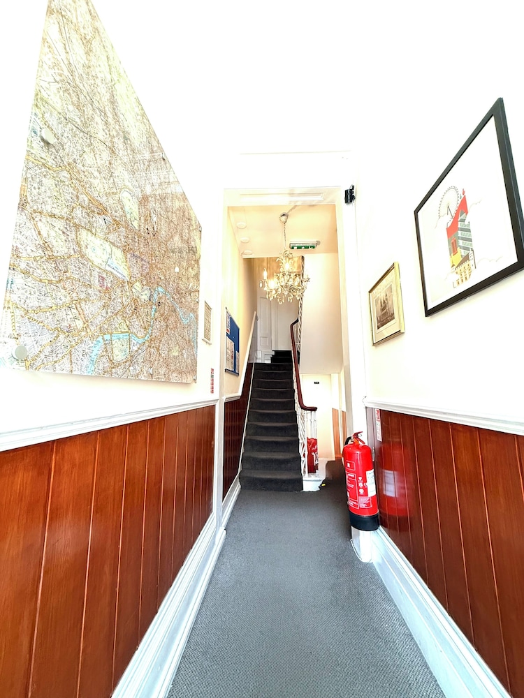 Ebury House Hotel 26/50