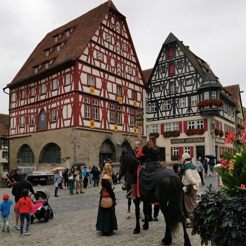 Herrnschlosschen Hotel 42/50