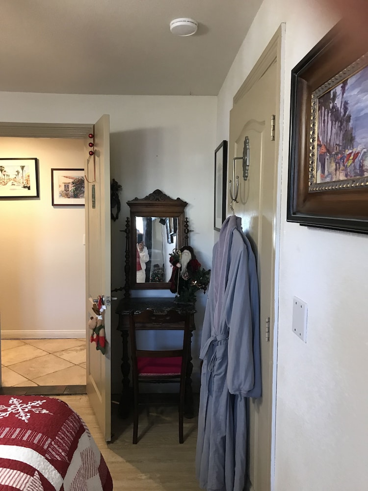 Always Inn San Clemente Bed Breakfast 40/65