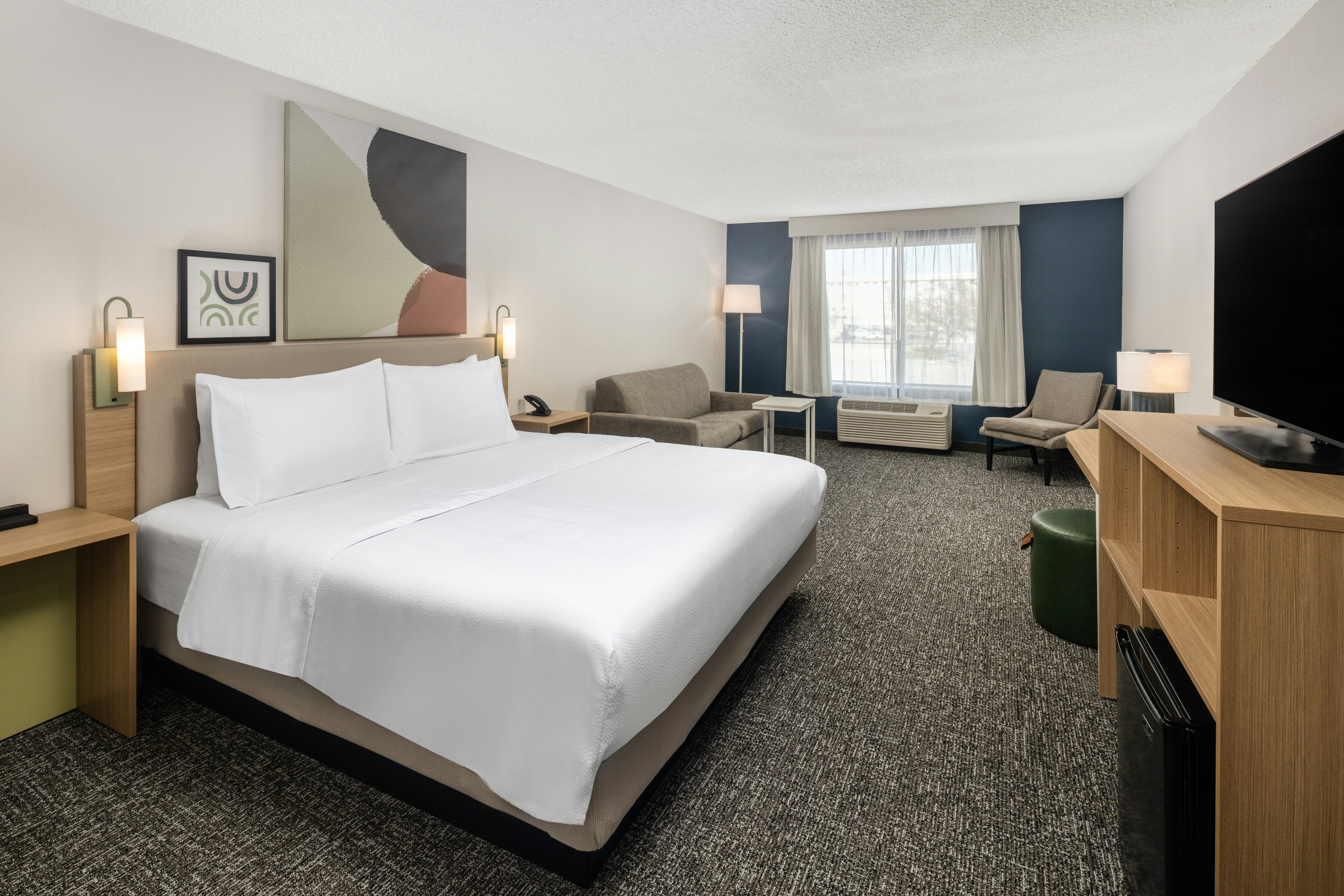 ROOM, KING BED, SOFA