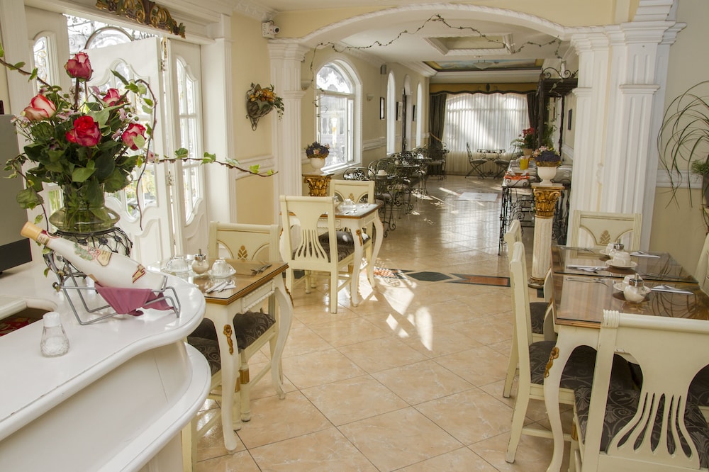 Eugenia Hotel Quito 40/48