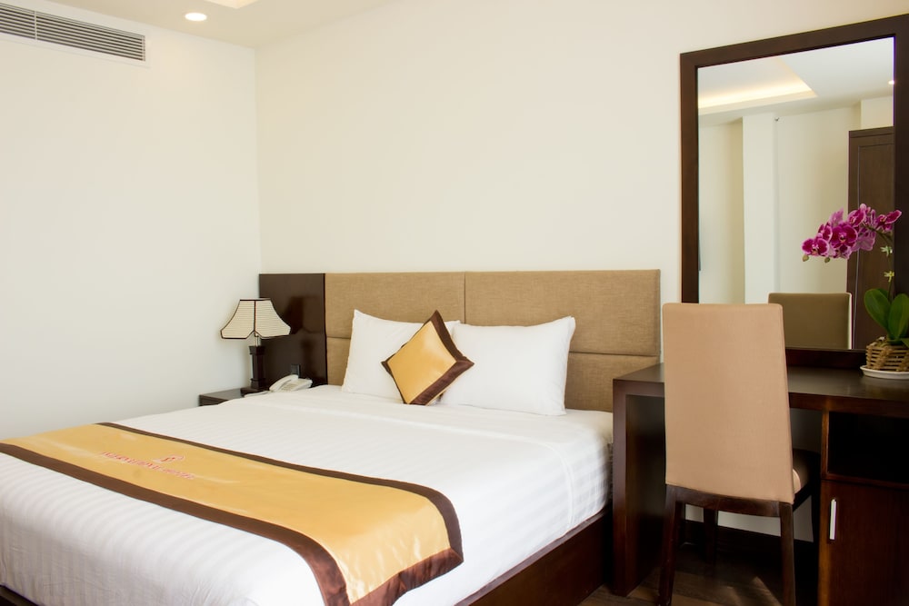 International Hotel 18/63