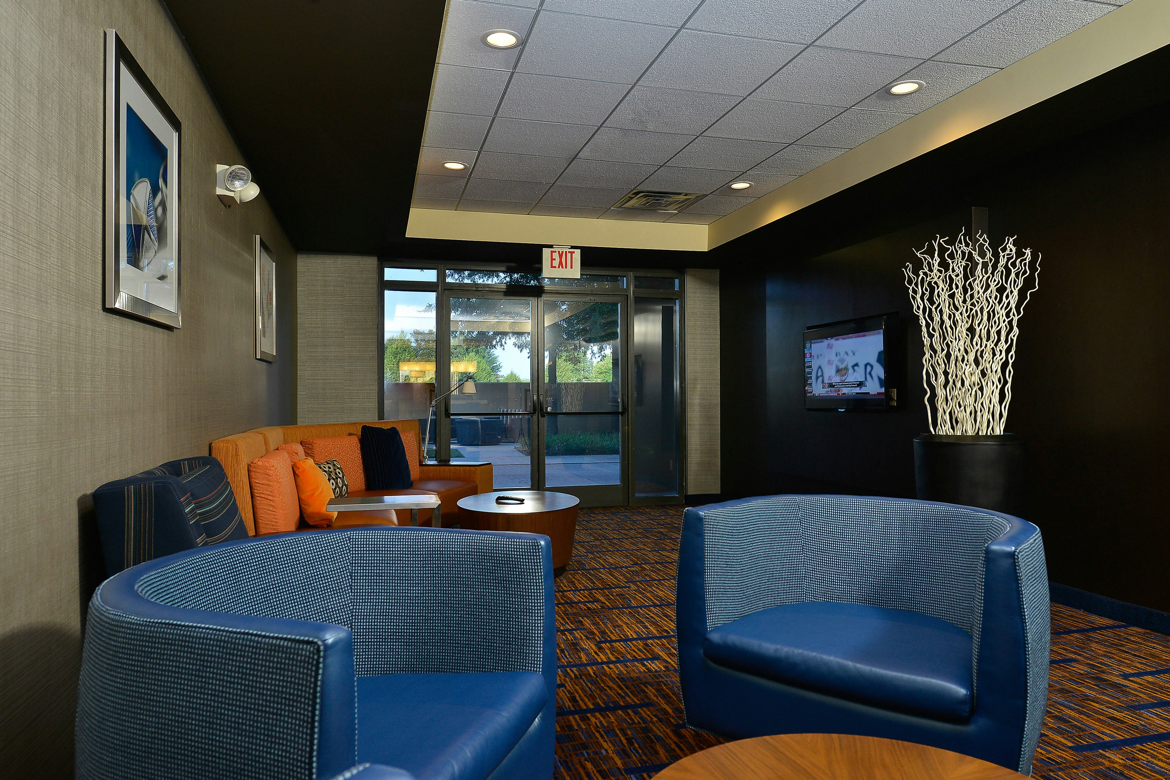 Courtyard By Marriott Bentonville 25/42