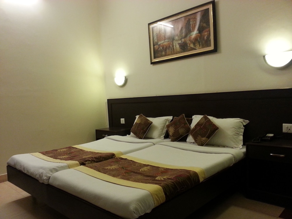 Hotel Varuna 25/46