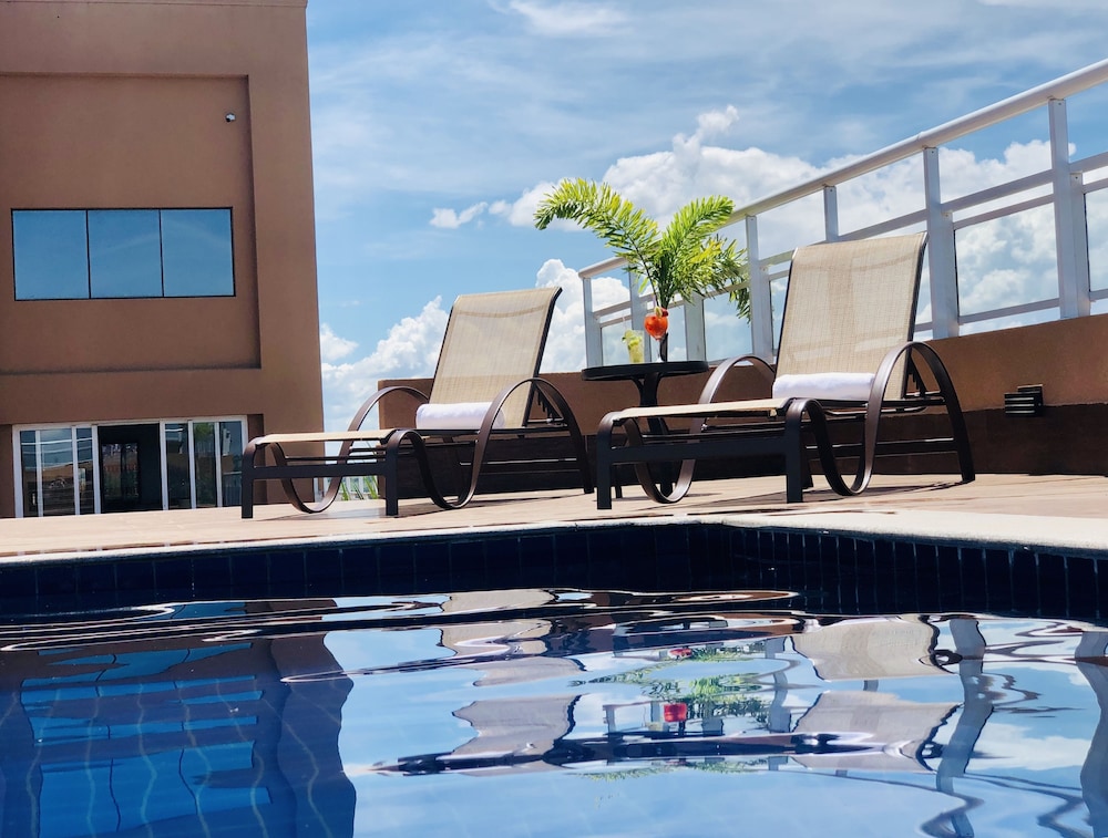 Lummina Hotel Mogi 23/50