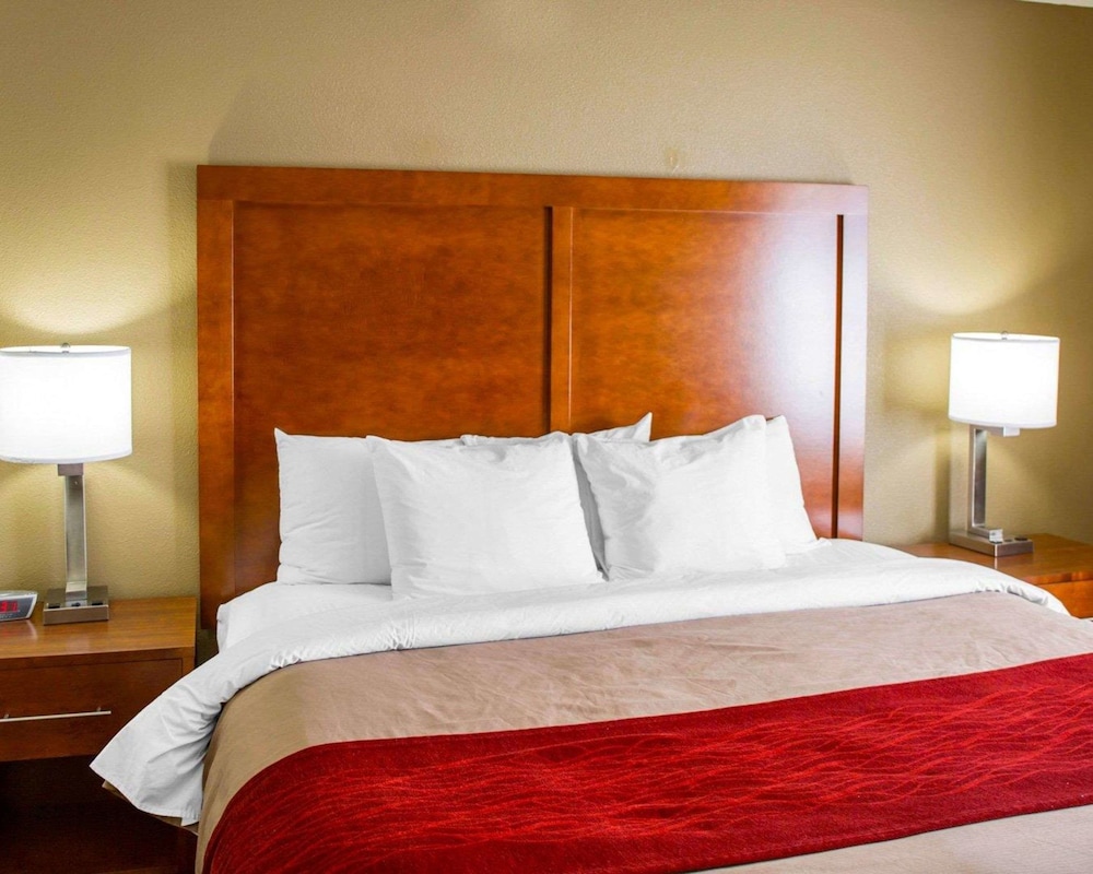 Comfort Inn and Suites Coralville 12/49