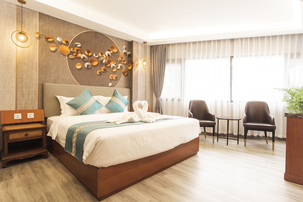 Thapae Twins Hotel 11/50