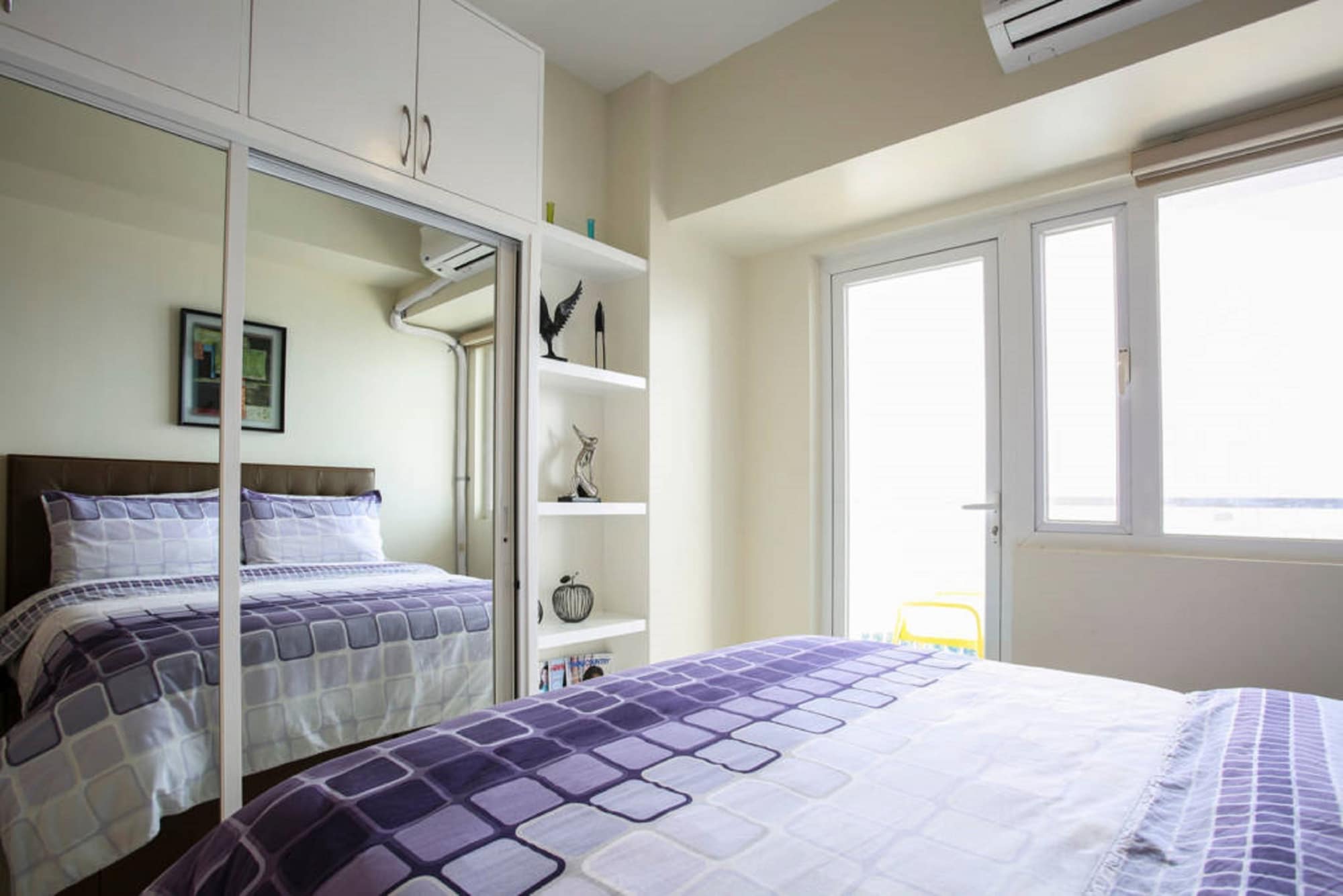 DELUXE, APARTMENT, LAKE VIEW