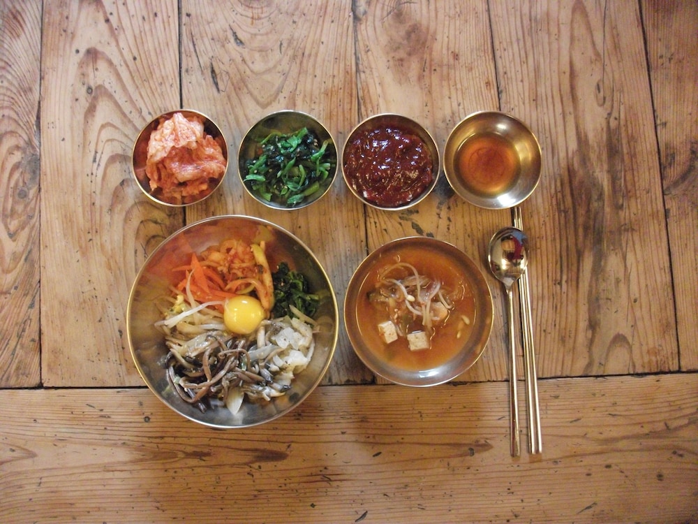 So Hyeon Dang Hanok Guesthouse 66/67