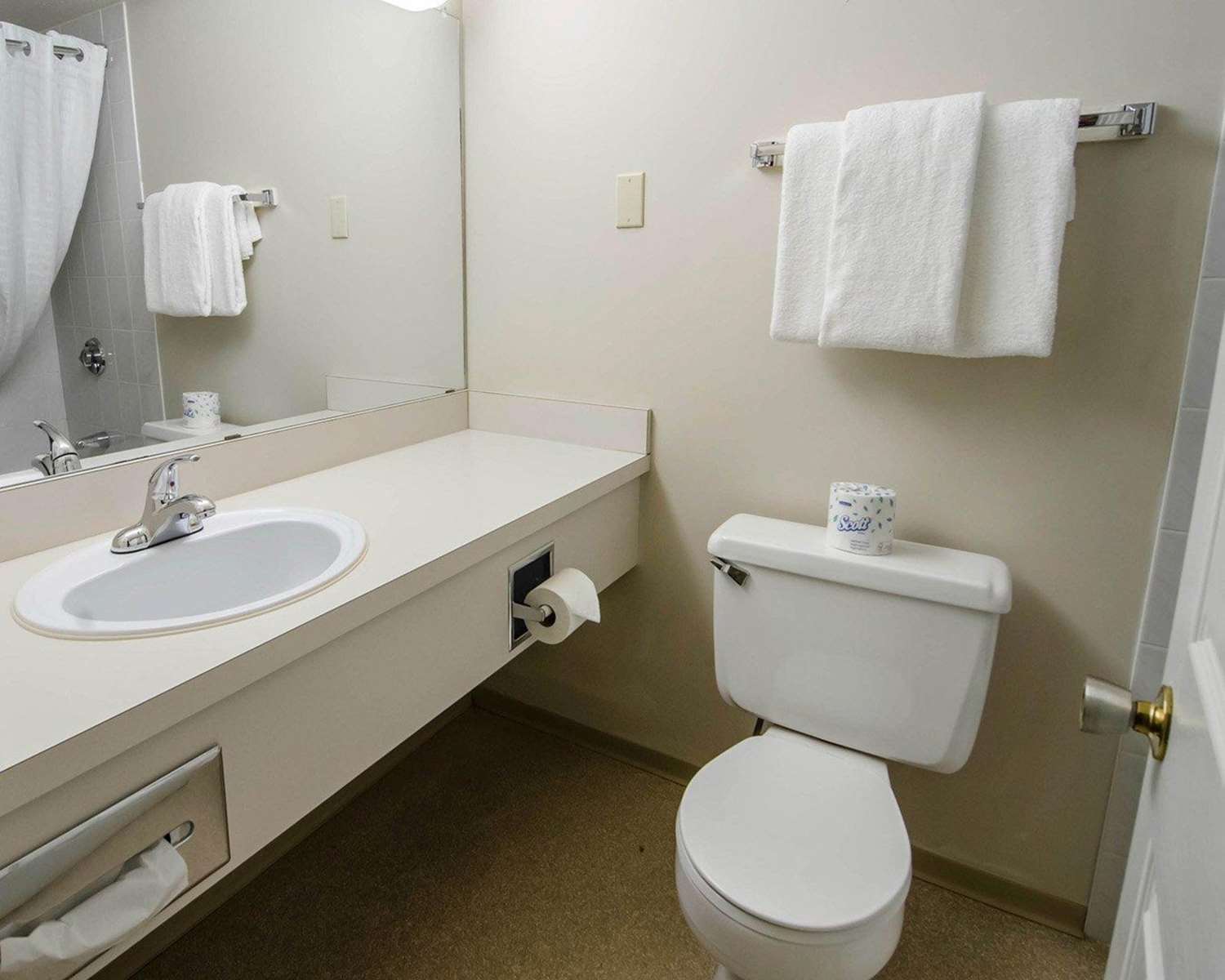 Travelodge by Wyndham Fort St John 18/19