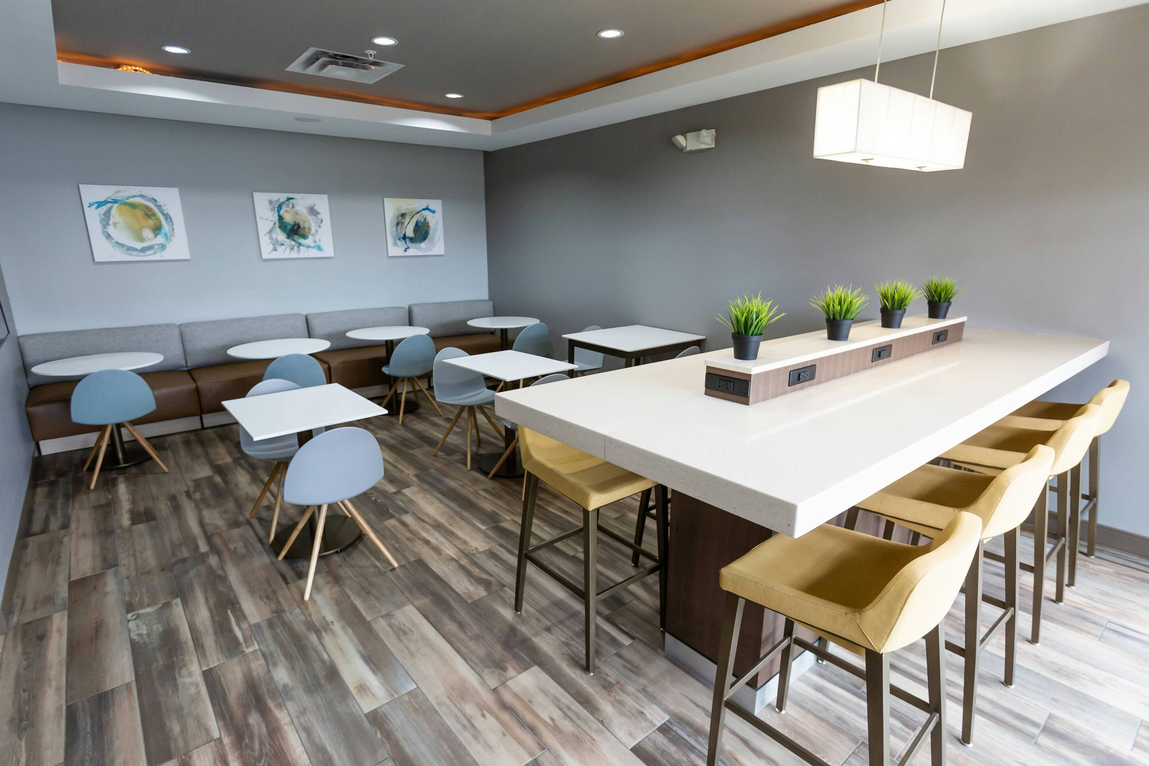 TOWNEPLACE SUITES BOWLING GREEN 42/44