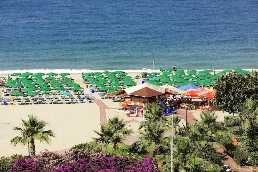 Riviera Hotel & Spa 7/55