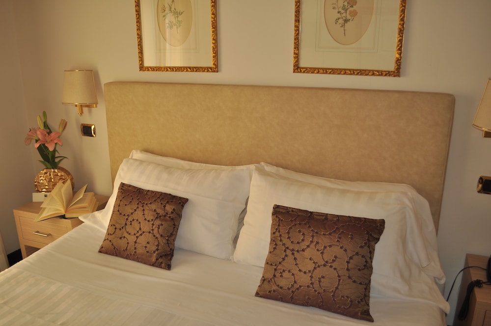 Hotel Jolanda 38/50