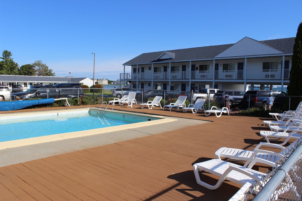 Sunrise Beach Motel 42/47