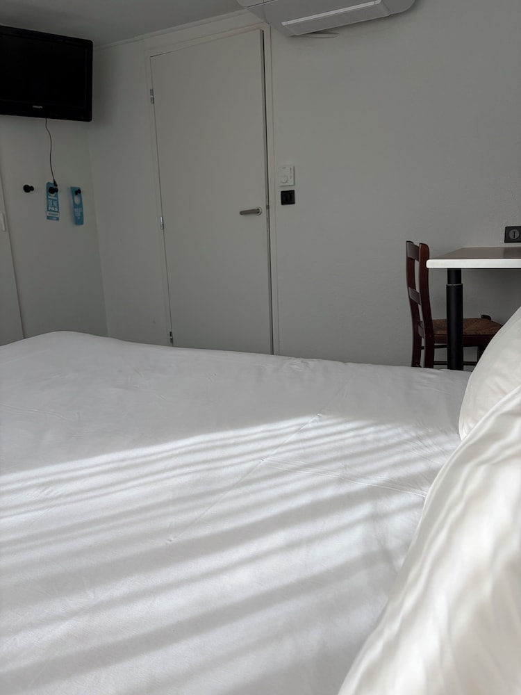 Kyriad Direct Marseille Est - La Valentine 18/52