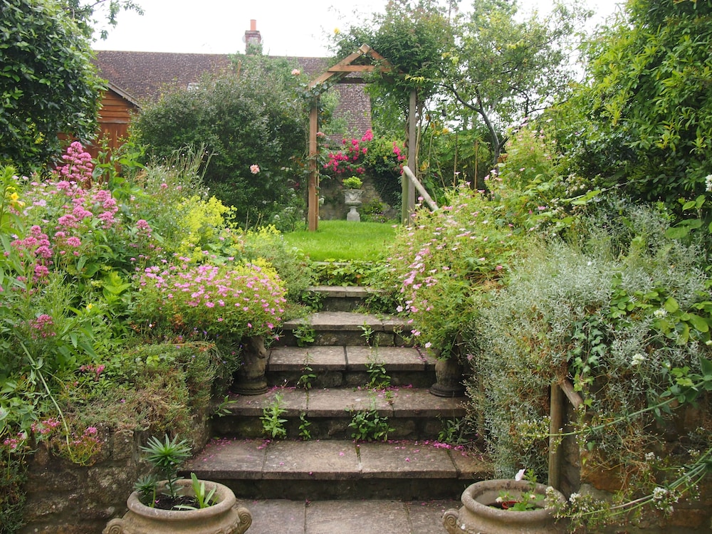 Clare Cottage 13/18