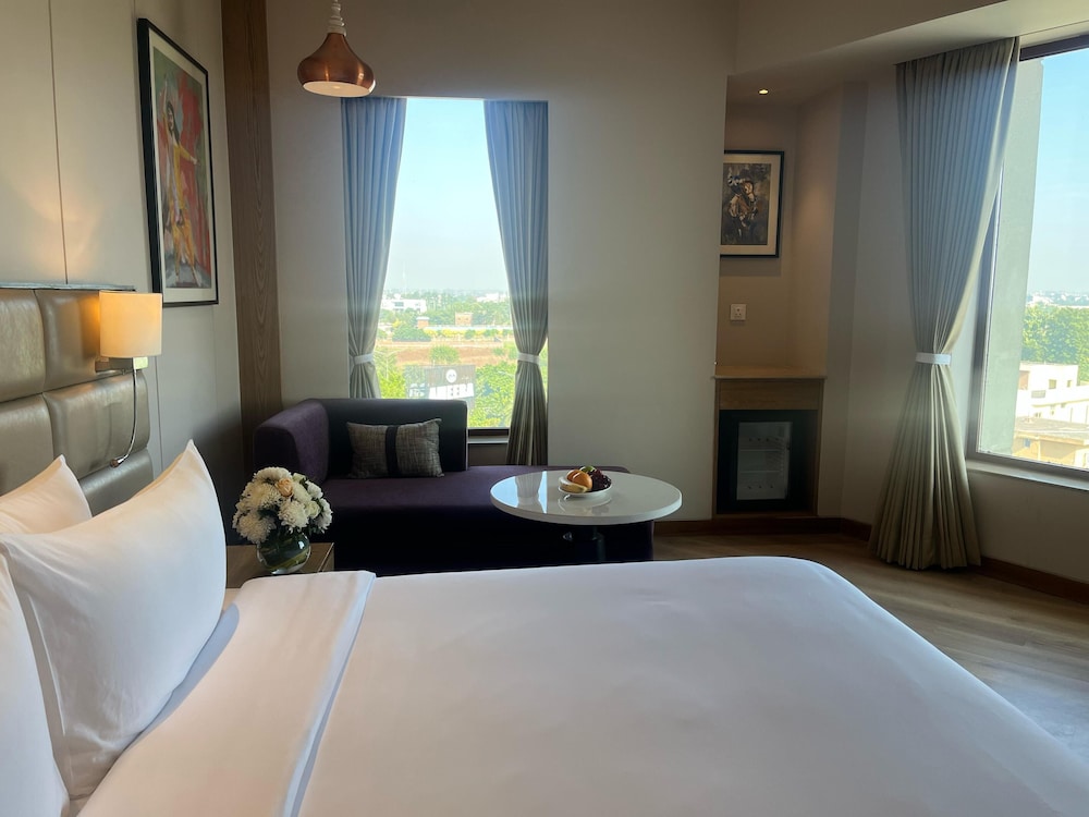 Ramada Encore by Wyndham Amritsar Airport 11/45