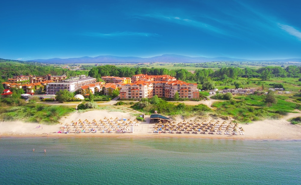 Hacienda Beach Resort 5/70