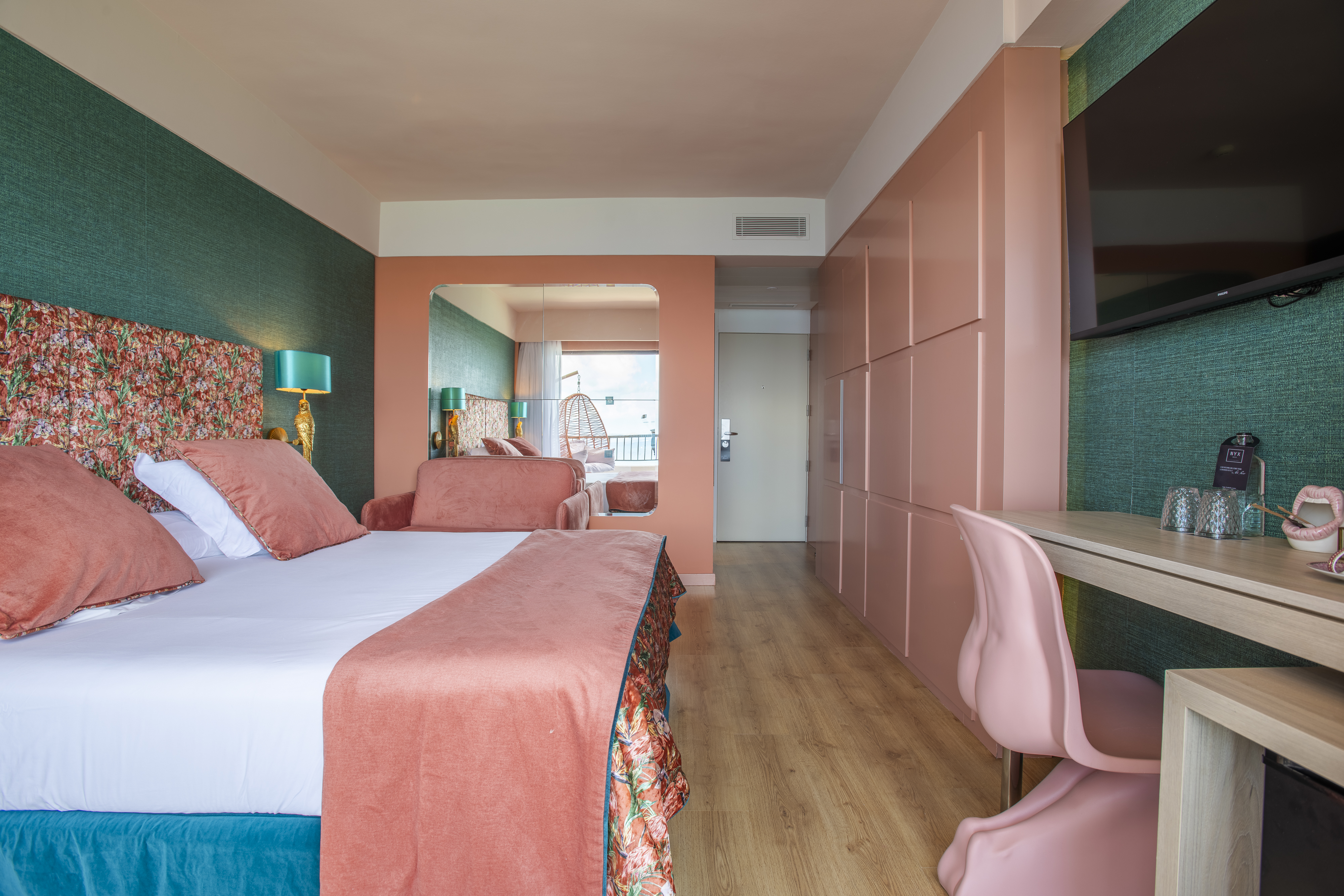 غرفة ديلوكس بسرير كوين بإطلالة على البحر، NYX Hotel Ibiza - Adults Only 4/6