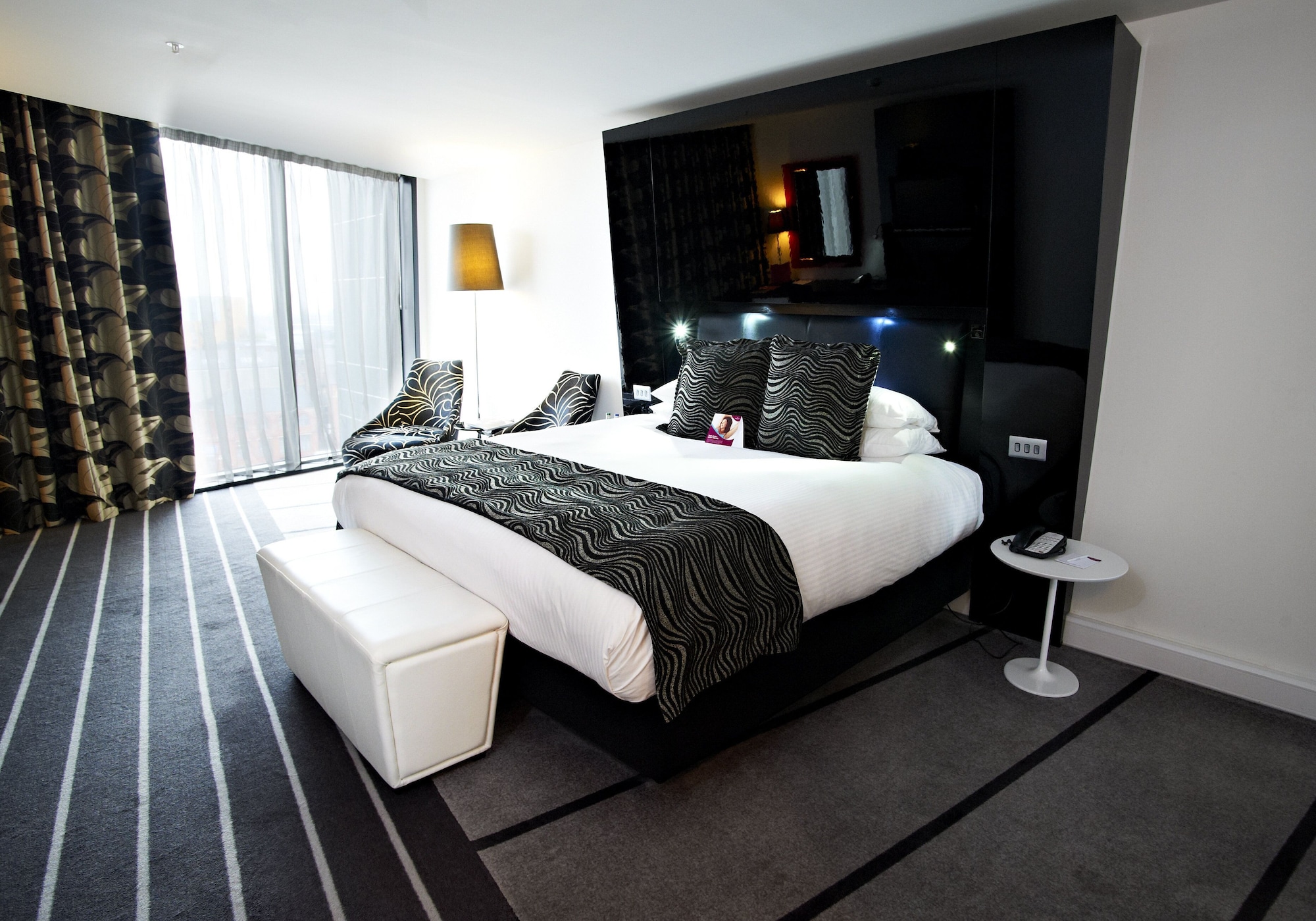 Club, Suite, King Bed, Club Floor