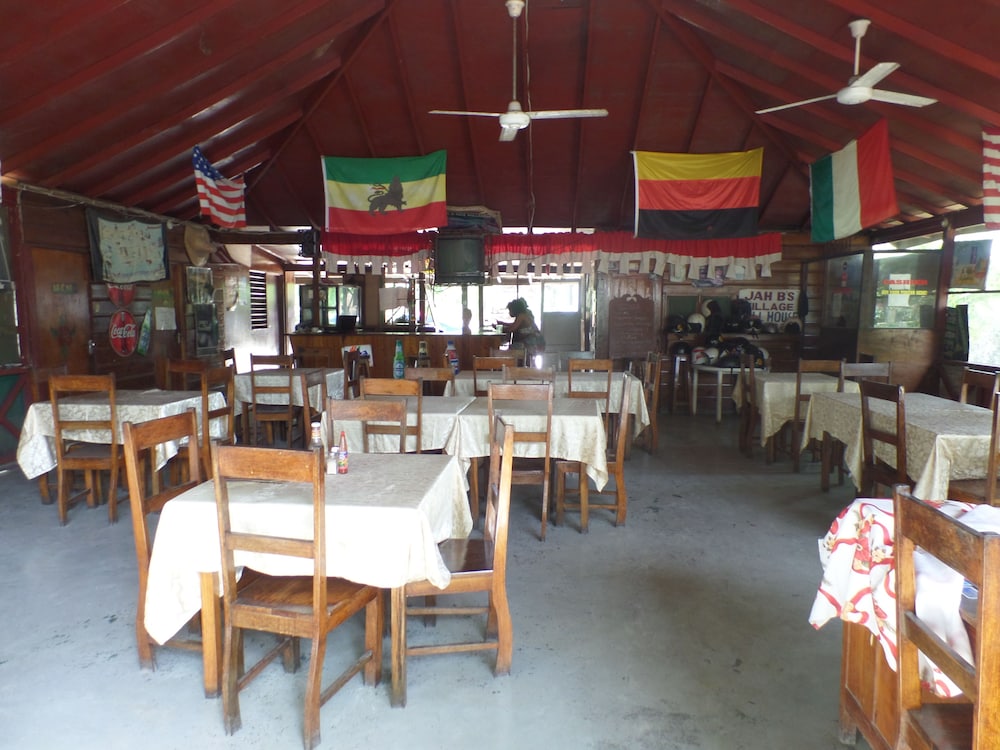 Beach Road Cottages At Jah Bs 18/29