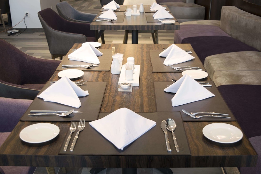 HS HOTSSON Hotel Silao 51/58
