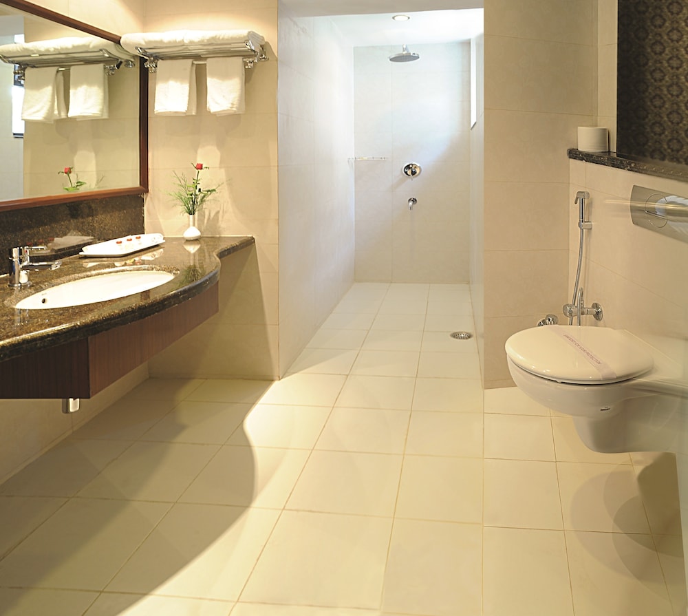 Amara Hotel 50/50