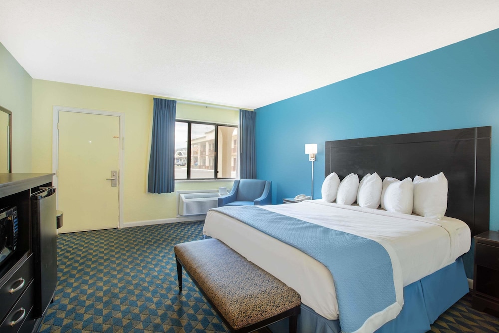 Days Inn by Wyndham Wrightstown 16/50