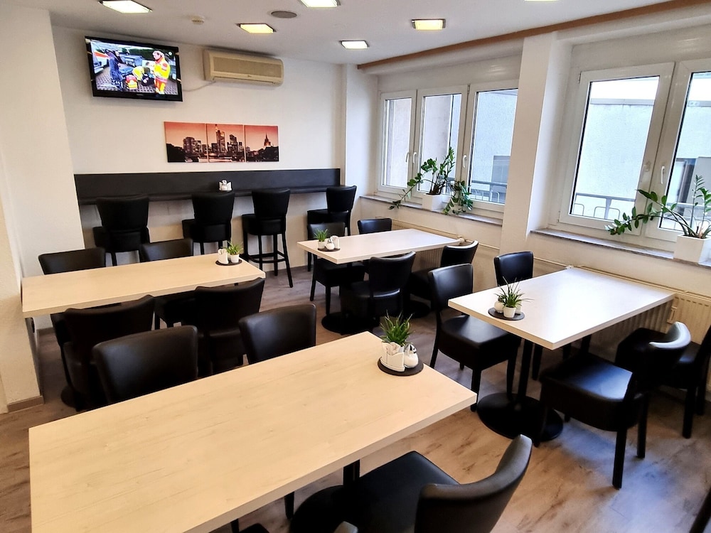 Adler Hotel Frankfurt 38/50