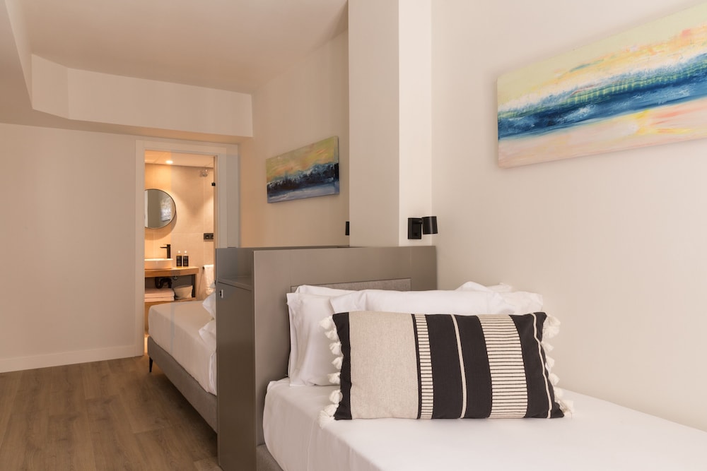 PUERTA CATEDRAL SUITES 19/50