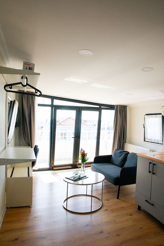 Beans House Suite 33/50