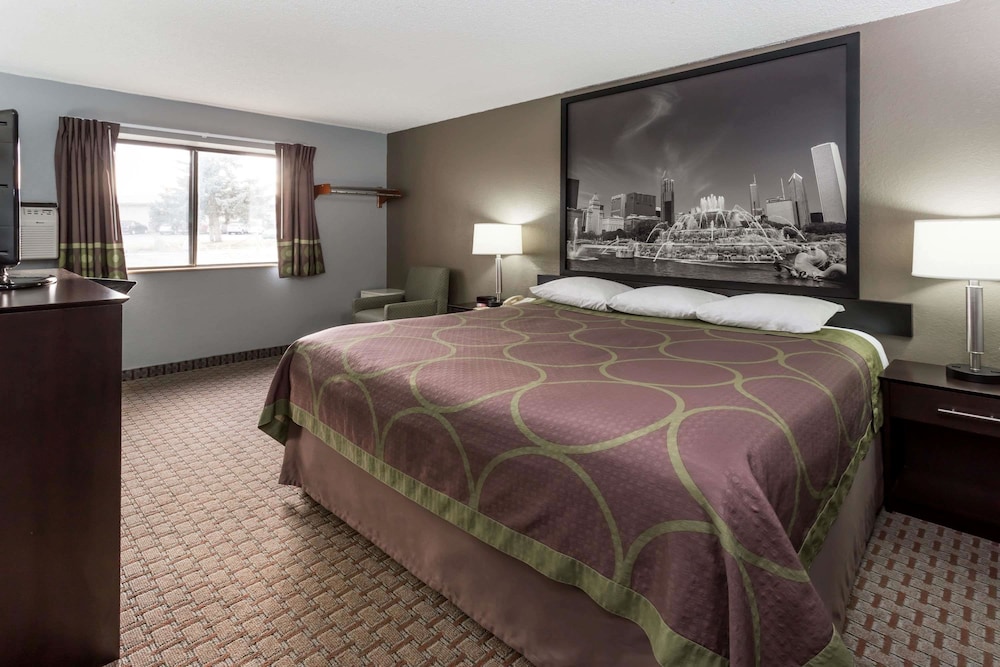 Super 8 by Wyndham Mundelein/Libertyville Area 14/45
