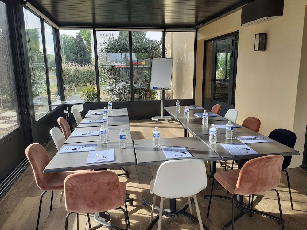 Hotel KYRIAD CARCASSONNE - Aeroport 39/49