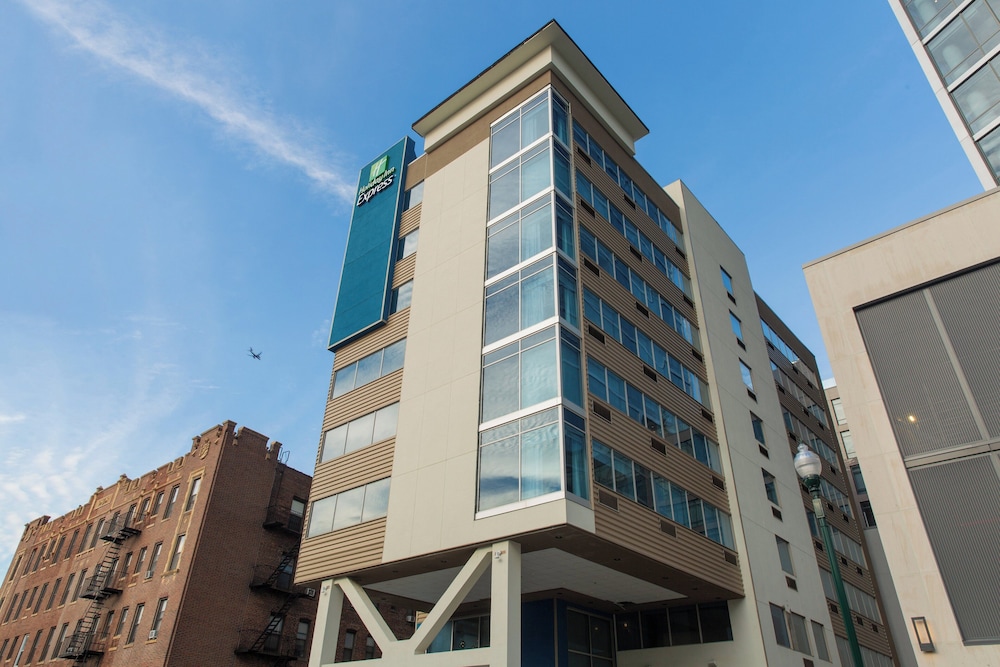 Holiday Inn Express New Rochelle