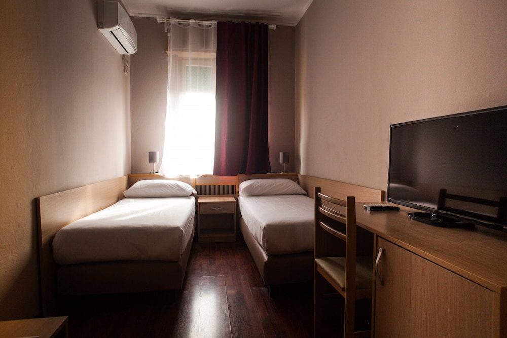 Porta Romana Hotel 38/54