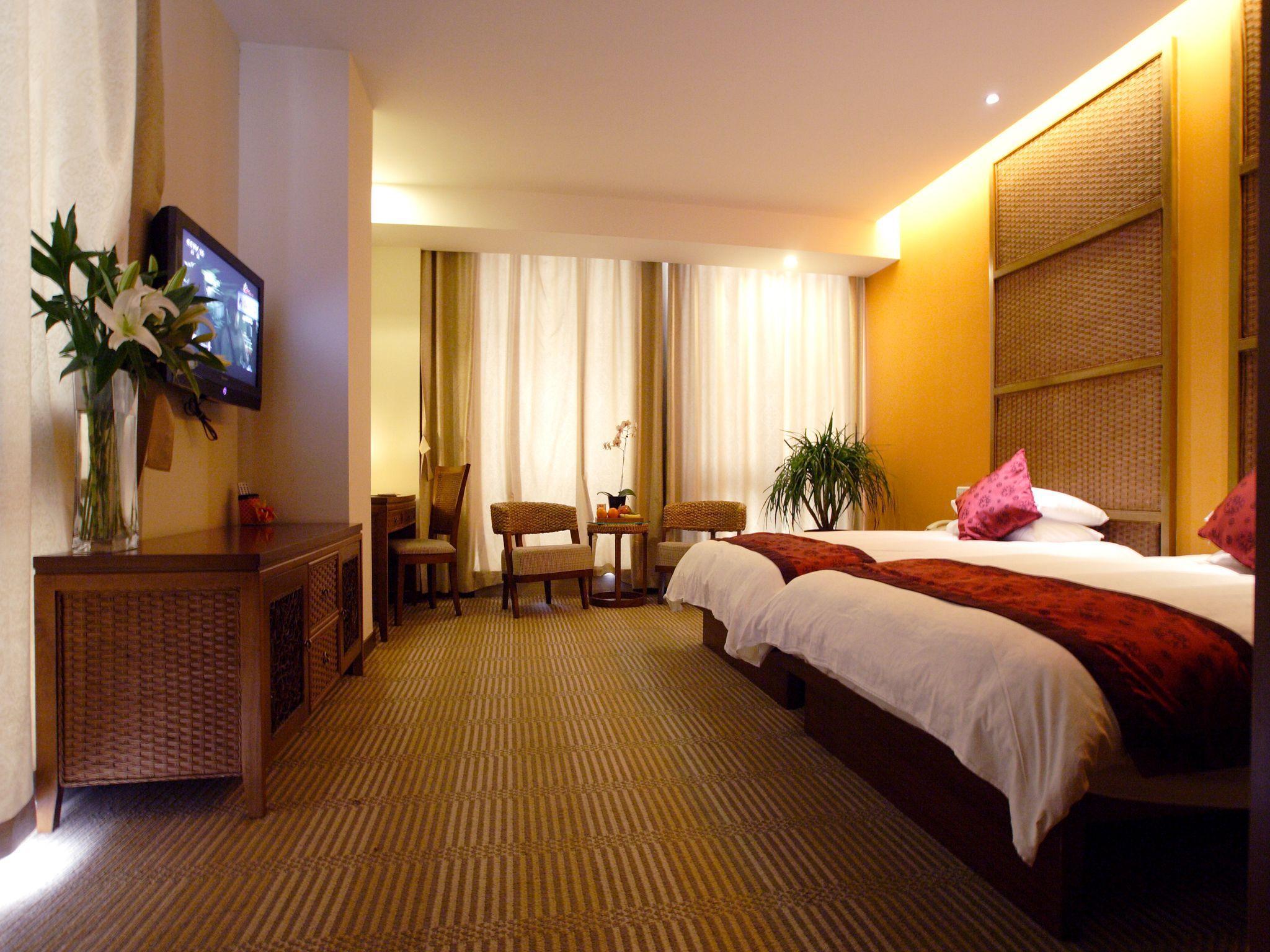 Elegant, Twin Beds
