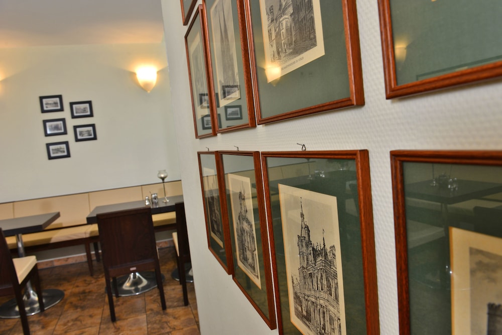 DOMSTERN HOTEL 51/64