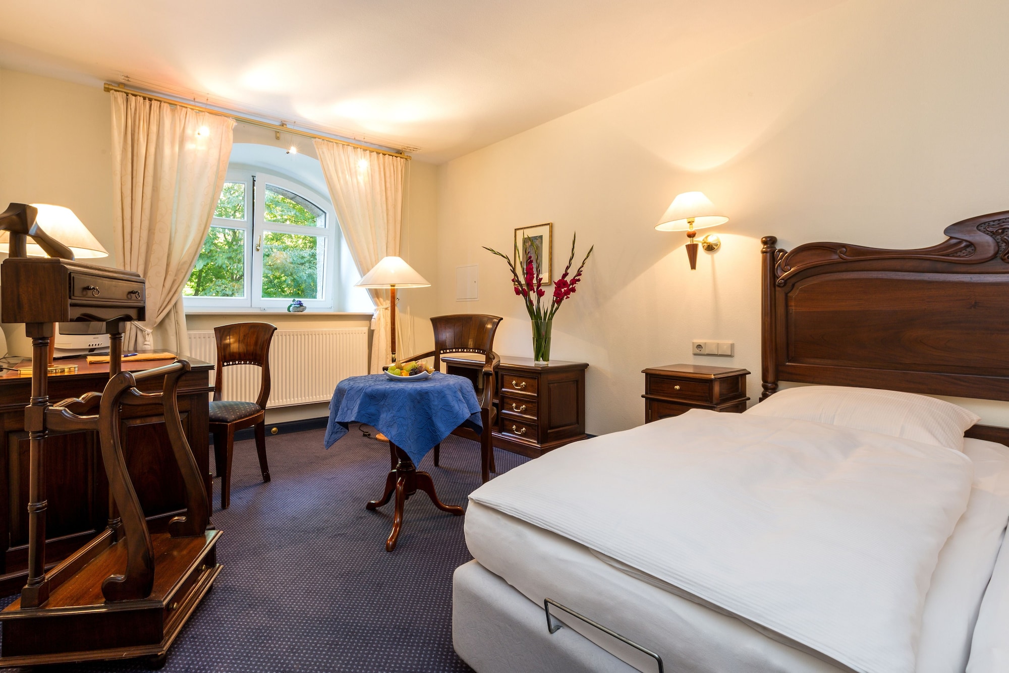 Semi Basement, Standard, Double Bed, Park View, Annex