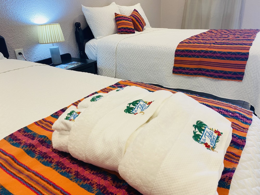 La Isla Resort 35/68
